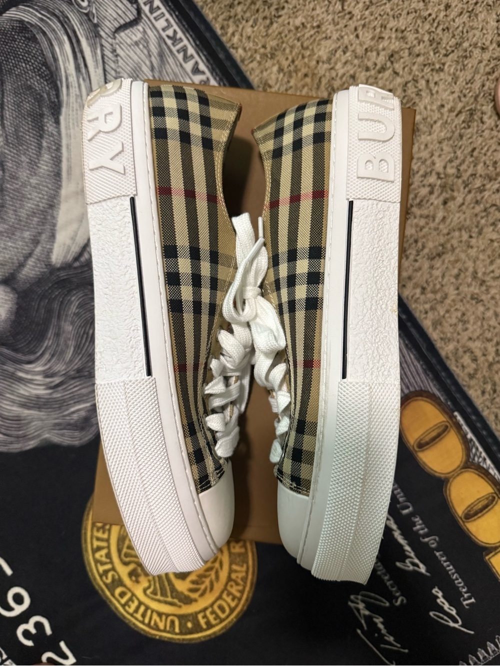 Burberry men sneakers